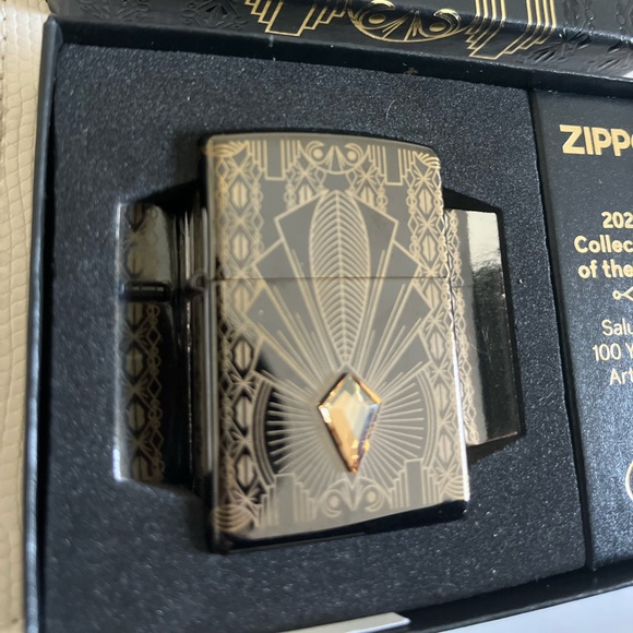 COPY - Zippo Collectible of the Year 2021 - Picture 4 of 7